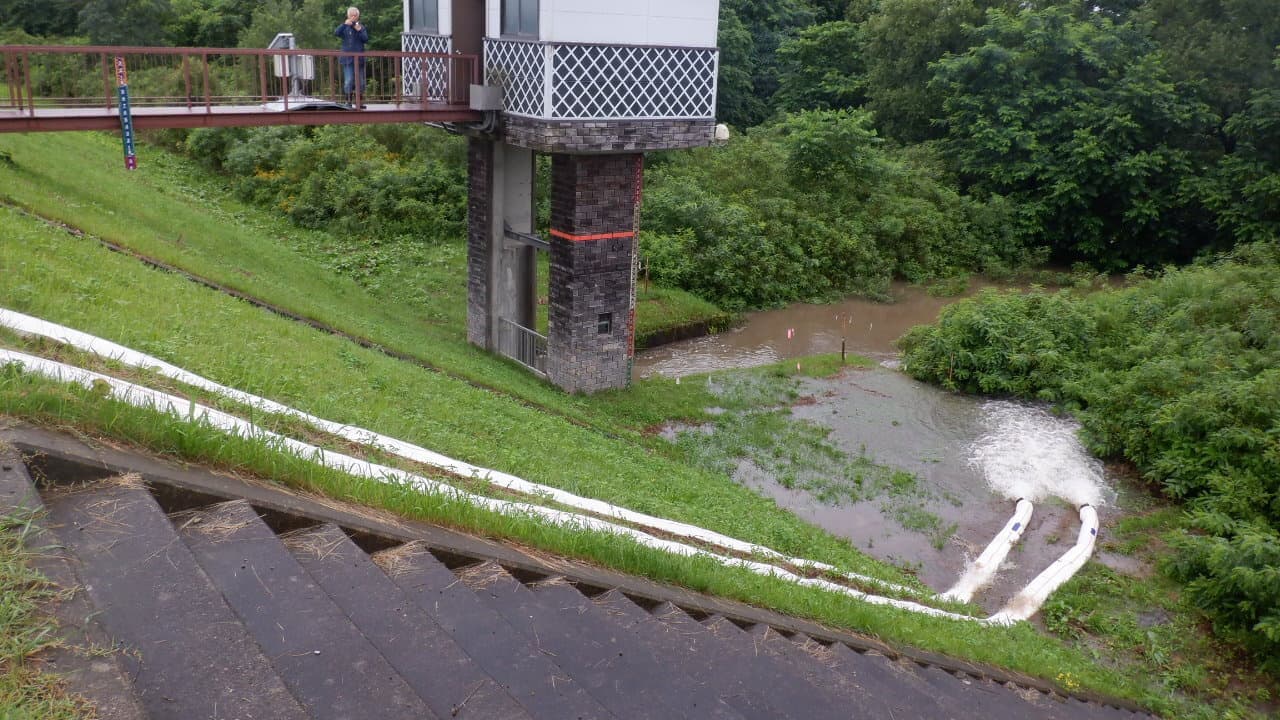 秋田県大仙市角間川排水樋管作業状況写真２